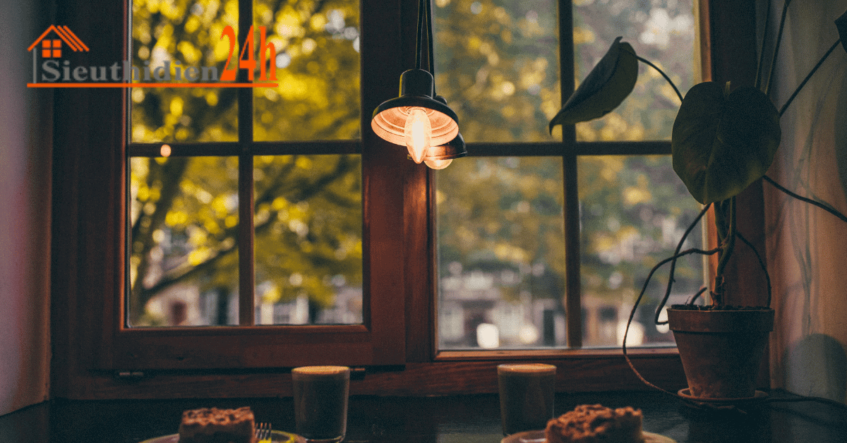 Tại Sao Sử Dụng Đèn Trang Trí Cho Quán Cafe?