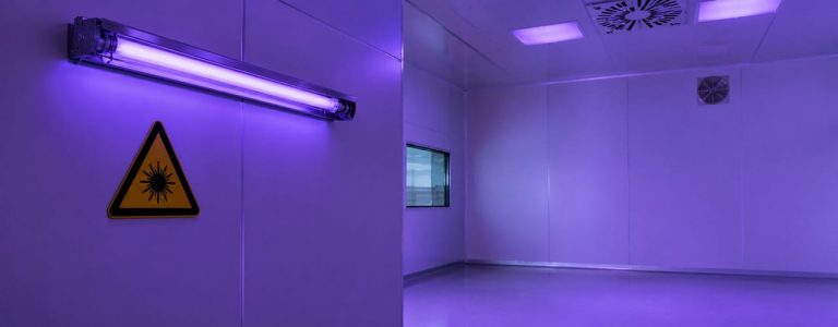 Luôn đảm bảo không có người trong phòng trước khi bật đèn UV diệt khuẩn
